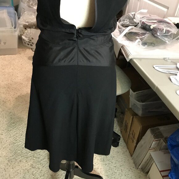 Women's Club Monaco Black Silk Sleeveless Dress Size 2P - Picture 6 of 7